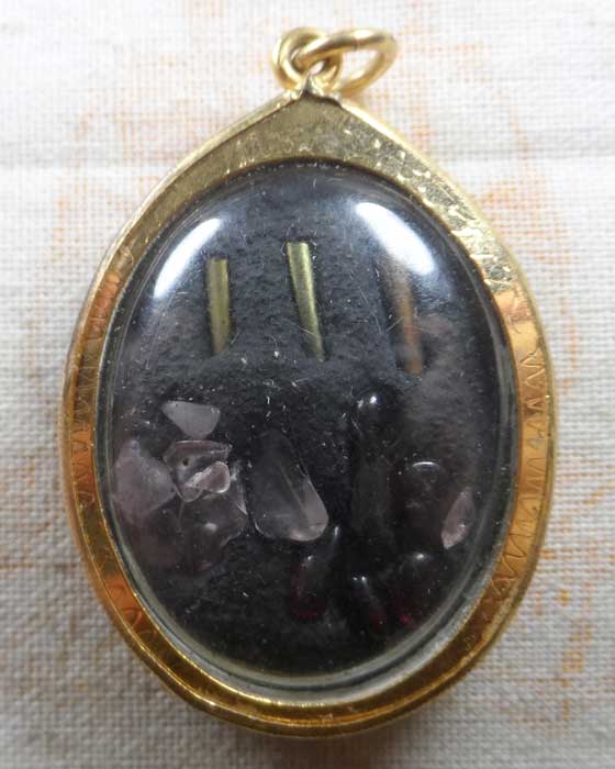 ล็อกเก็ตพระอาจารย์แดง วัดป้อมรามัญ จ.อยุธยา