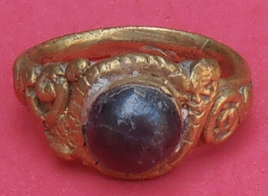 แหวนหลวงพ่ออิ่่ม วัดหัวเขา สุพรรณบุรี 