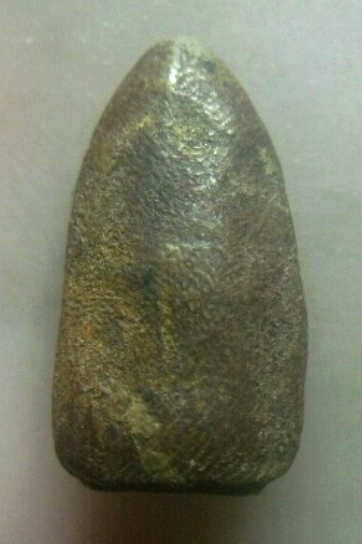 **เบาๆ**พระรอดพิมพ์ใหญ่ เนื้อดิน มีคราบกรุ**หลังลายมือ สวยๆ เชิญชมครับ