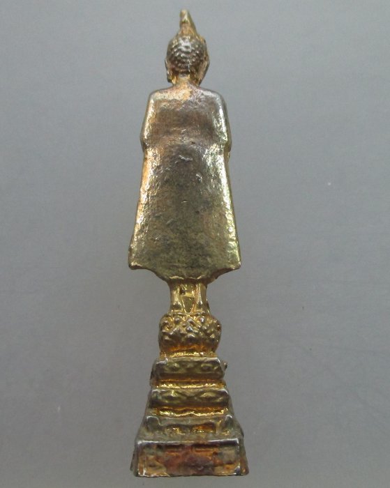 รูปหล่อหลวงพ่อบ้านแหลม