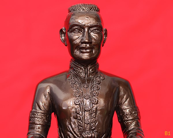 รูปหล่อเจ้าพระยาบดินเดชา (สิงห์ เสนี)