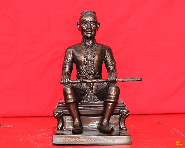 รูปหล่อเจ้าพระยาบดินเดชา (สิงห์ เสนี)