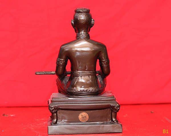 รูปหล่อเจ้าพระยาบดินเดชา (สิงห์ เสนี)