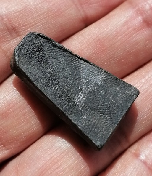 พระกันผีพิมพ์เเล็ก หลวงพ่อกวย​ วัดโฆษิตาราม​ เนื้อดิน​ ยุคต้น​ เคาะเดียว   