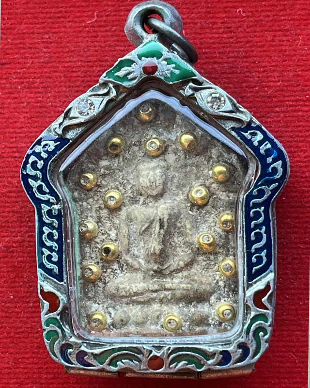 พระขุนแผน ไม่ทราบที่ ด้านหลังมีรอยจารมือ พร้อมกรอบ ใครชอบจัดไปครับ