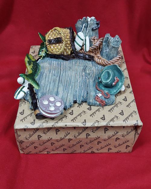 (ปิด159-) ของสะสม เนื้อปูนยิปซั่ม +พร้อมกล่องเดิม (สภาพไม่ได้ใช้)