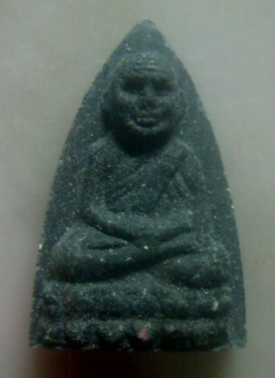 **เบาๆ**หลวงปู่ทวด เนื้อว่านผสมผงใบลาน หลังญสส. รุ่น๑ วัดบวรฯ**หายาก สวยๆ