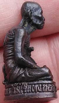 *รูปหล่ออุดกริ่ง หลวงปู่หลิว วัดไร่แตงทอง นครปฐม ปี๒๕๓๙ กองทัพบกสร้าง เนื้อทองแดงรมดำ(2)*