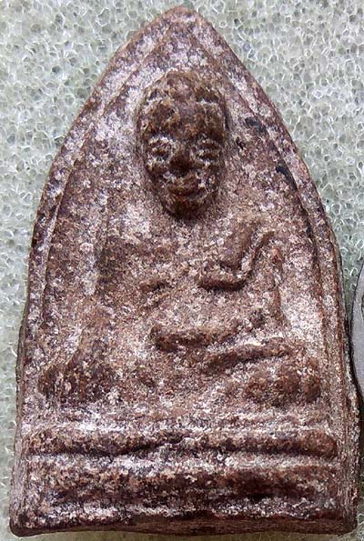 *หลวงพ่อทวดนวล วัดตุยง ปัตตานี รุ่นแรก ปี๒๕๐๗ พิมพ์กลางปีกกว้าง เนื้อว่าน*