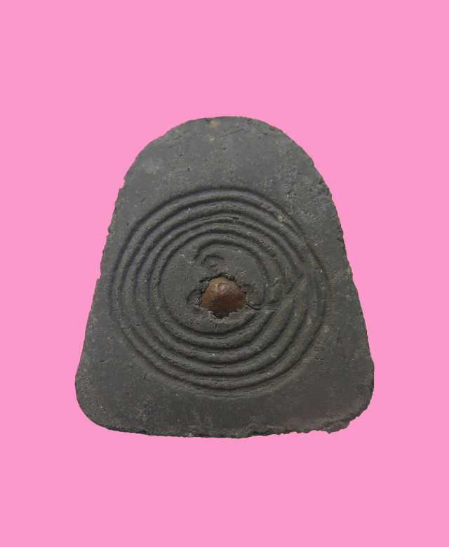 พระปิดตาหลังยันต์ ฝังธาตุศักดิ์สิทธิ