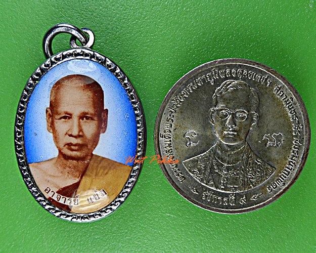 ล็อกเก็ตหลวงพ่อแย้ม วัดสามง่าม นครปฐม .B563.*