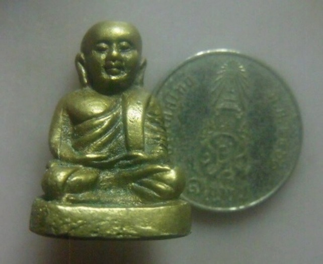 **เบา​ๆ​**รูปหล่อหลวงพ่อเงิน รุ่นเสาร์ ๕ วัดบางคลาน อ.โพทะเล จ.พิจิตร ปี ๒๕๓๖**สวยๆ