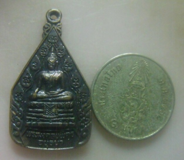 **เบา​ๆ​**เหรียญพระปฏิมากร มงคลบพิตร ศรีอยุธยา รุ่นกาญจนาภิเษก จ.อยุธยา ปี ๒๕๓๙**สวยๆ  