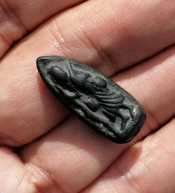 พระสิวลีหลวงพ่อกวย เนื้อดิน พิมพ์มีย่าม วัดโฆสิตาราม จ.ชัยนาท เคาะเดียว    