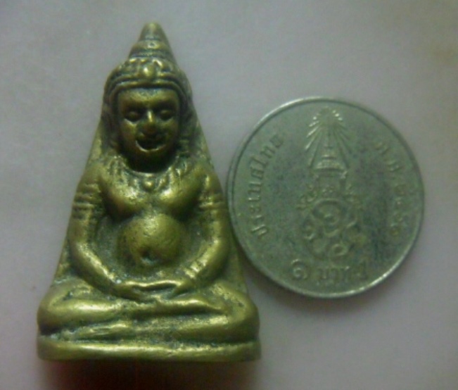 **เบาๆ**พระร่วงนั่งปางสมาธิ เนื้อทองผสม หล่อเก่า สวยๆ ไม่ทราบที่**เนื้อจัด เชิญชมครับ