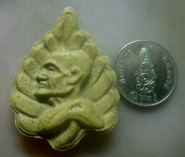 **เบาๆ**พระผงหันข้าง พิมพ์ใบโพธิ์ เจ้าคุณนรฯ วัดเทพศิรินทร์**หลังยันต์น้ำเต้า สวยๆ