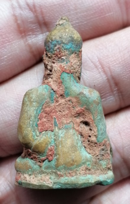 พระไม่ทราบที่ เคาะเดียว  