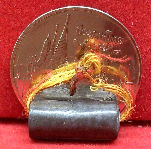 *ตะกรุดลูกอมม้วน ชินตะกั่ว ไหมเจ็ดสี*