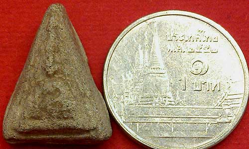 *พิมพ์นางพญา เนื้อผงเทา ลพ.พริ้ง วัดบางปะกอก*