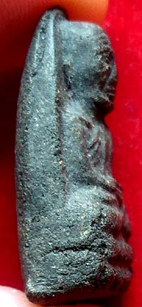 *หลวงปู่ทวด เนื้อว่าน วัดพระสิงห์ เชียงใหม่ รุ่นแรก ปี ๒๕๐๖ พิมพ์เล็ก ขอบเต็ม ตาแหลม*