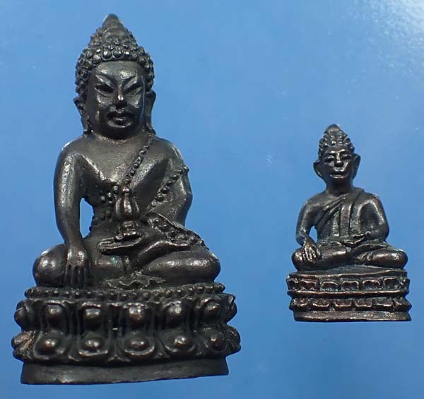 ครบชุดที่สุดหายากพระกริ่ง+พระชัยวัฒน์ ลป.ชา วัดหนองป่าพง รุ่นแรก นวโลหะ สวยกริ๊บสุด ๆ+บัตรรับรอง*82