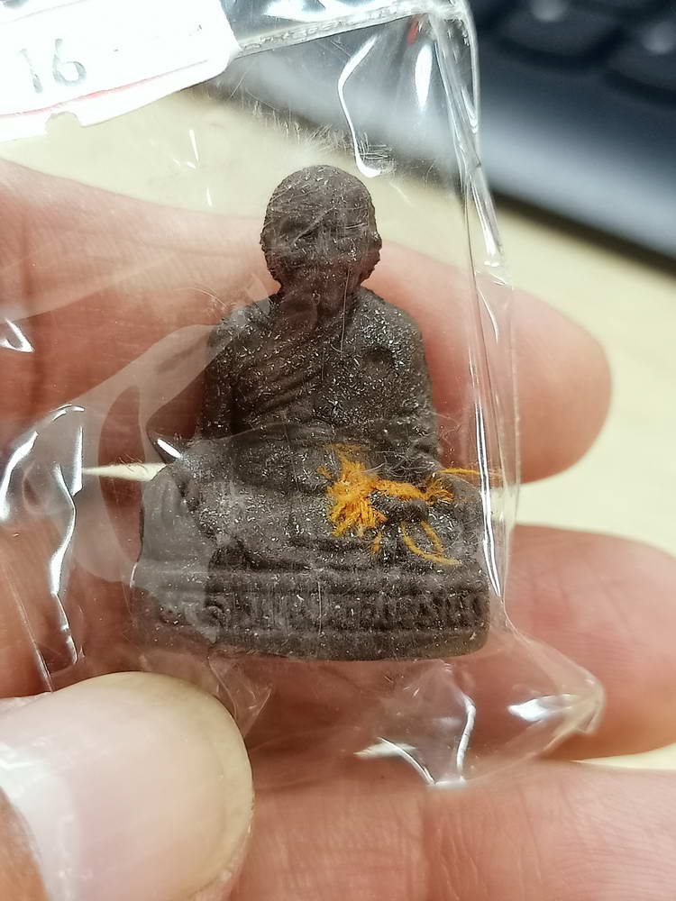 5-68 องค์ลอยผง รวยเงินล้าน หลวงพ่อพัฒน์ วัดห้วยด้วย นครสวรรค์ 2565 ฝังพลอย กล่องเดิม