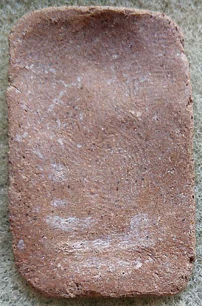 สมเด็จไหล่ตรง เนื้อผงเก่า