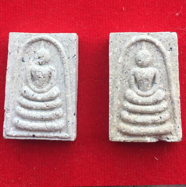 พระสมเด็จหลังรูปเหมือน หลวงปู่บุดดา ถาวโร วัดกลางชูศรี จ.สิงห์บุรี