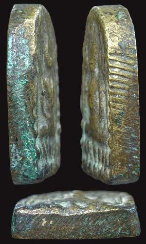 *เหรียญหล่อฯ โสฬสมงคล พิมพ์ซุ้มกอเล็บมือ พ่อท่านเส้ง วัดแหลมทราย สงขลา ปี๒๔๘๕*