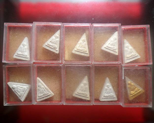 ผงหลวงปู่บุดดาวัดกลางชูศรีเจริญสุข สิงห์บุรี พระที่หลวงปู่ดู่ วัดสะแกยังยกย่องท่านว่าเป็นพระอรหันต์9