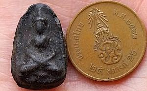 เม็ดน้อยหน่า กรุวัดศาลาปูน อยุธยา พิมพ์สมาธิ เนื้อผงใบลาน