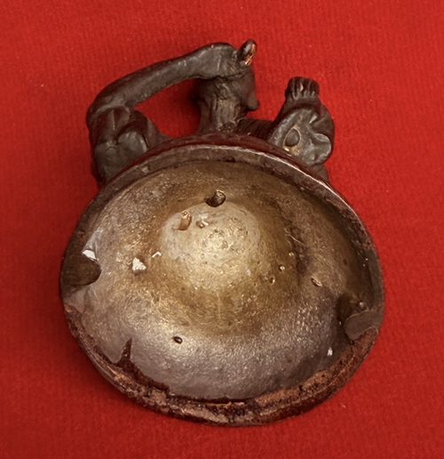 พระบูชา ตั้งหน้ารถ หลวงพ่อคูณ วัดบ้านไร่ จ.นครราชสีมา หน้าตัก 1.5 นิ้ว สูง 2 นิ้ว เนื้อโลหะ ปี 2537 