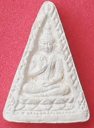 พระผงวัดปากน้ำ รุ่น ๔ พิมพ์สามเหลี่ยม