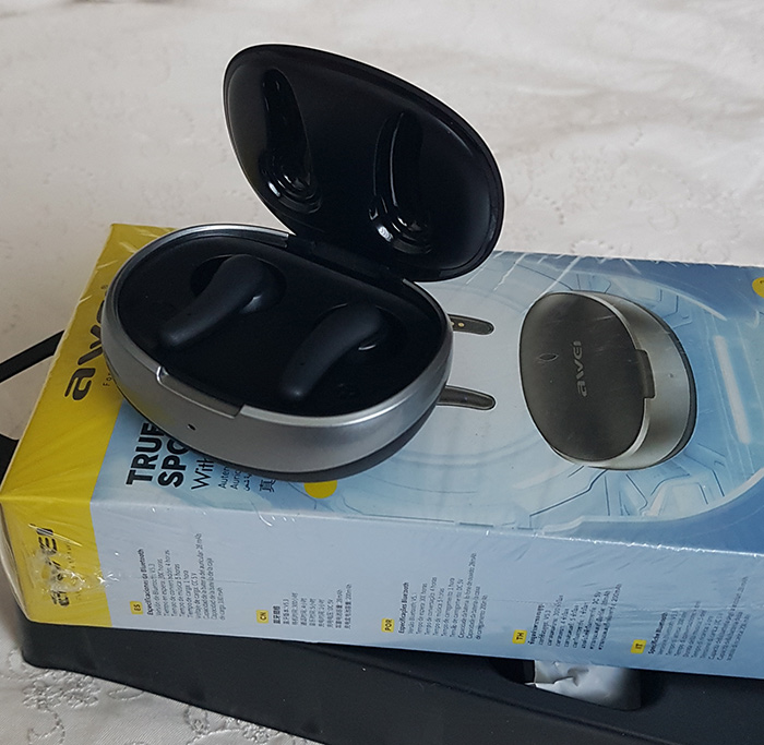 หูฟังบลูทูธไร้สาย awei ของใหม่ ดีไซน์สวย เสียงดี เบสแน่น กลางชัด แหลมใส คุยชัดเจน ของแท้ ใหม่ๆเลย