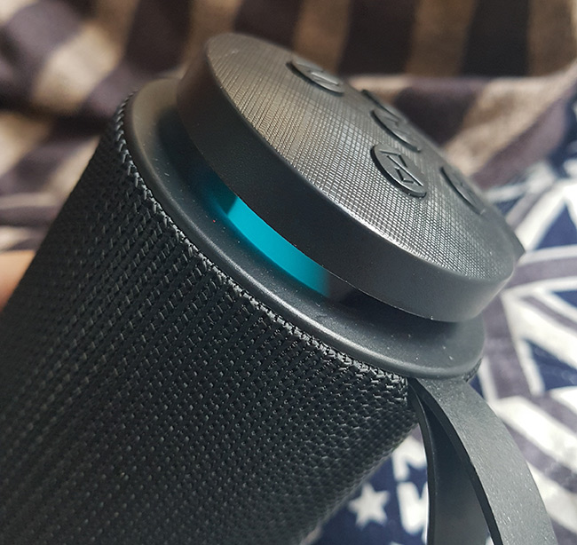 ลำโพงบลูทูธ ขนาด 17 ซม ดีไซน์สวย เสียงดี งานตู้โกดังญี่ปุ่น ใช้ได้ปกติ สภาพสินค้าใหม่มาก