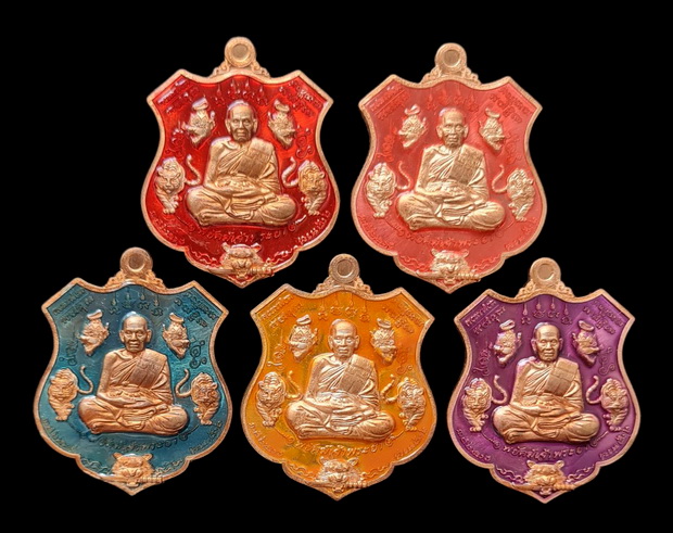 เคาะแรกแดง..พยัคฆ์เจ้าพระยา ๒๕๖๓..ทองแดงผิวไฟลงยา ๕ เหรียญ..ล.พ.พัฒน์ วัดห้วยด้วน จ.นครสวรรค์