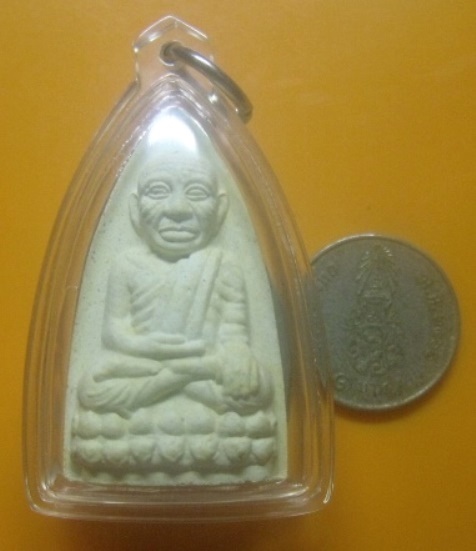 **เบา​ๆ**หลวงปู่ทวดเนื้อผงรุ่นแรก พิมพ์สดุ้งกลับ แช่น้ำมนต์ วัดบวรนิเวศวิหาร ปี ๒๕๔๐**เลี่ยมสวยพร้อม