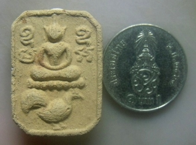 **เบาๆ**พระเนื้อดิน พิมพ์หลวงพ่อปาน ทรงไก่ วัดบางนมโค จ.อยุธยา รุ่นบูรณะอุโบสถ์ ปี ๒๕๔๘**สวยๆ