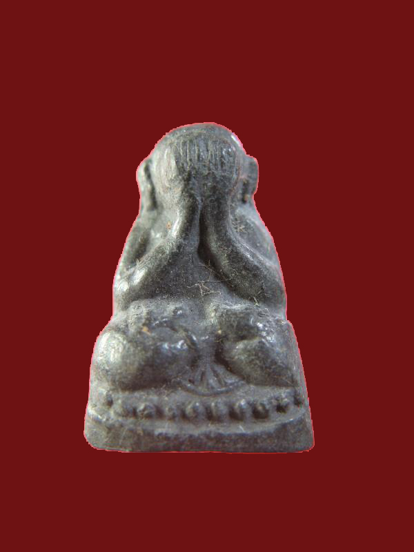 $ พระปิดตา ลอยองค์ หลัง ว.ท. เนื้อผง ไม่รู้ที่ องค์ที่ ๖