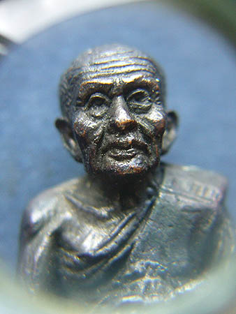 T7.3. รูปหล่อลอยองค์ หลวงปูทวด ขนาดใหญ่