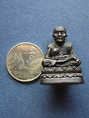 T7.3. รูปหล่อลอยองค์ หลวงปูทวด ขนาดใหญ่