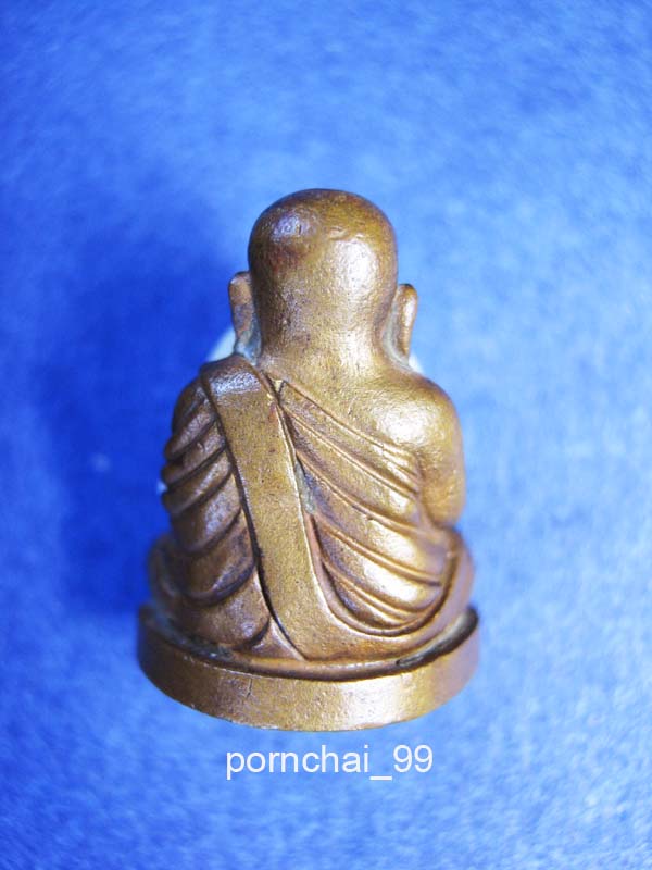 รูปหล่อหลวงพ่อเงืนอุดกริ่งสวยๆครับ