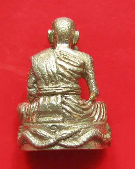 รูปเหมือนลอยองค์ เนื้อเงิน ครูบาอินตา วัดกู้คำจ. ลำปาง ปี 2556 รุ่นเฮง เฮง เพิ่มทรัพย์ 