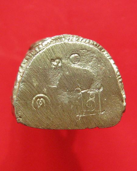 รูปเหมือนลอยองค์ เนื้อเงิน ครูบาอินตา วัดกู้คำจ. ลำปาง ปี 2556 รุ่นเฮง เฮง เพิ่มทรัพย์ 