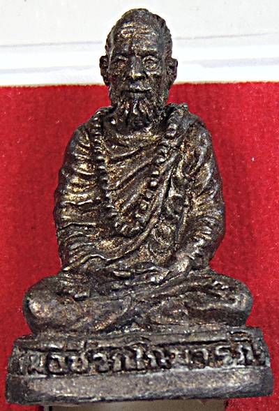 รูปหล่อปู่หมอชีวกโกมารภัจจ์ วัดห้วยแก้ว ลพบุรี