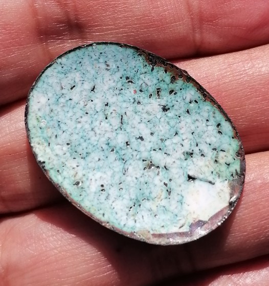 ล็อคเก็ตพิมพ์ใหญ่รูปไข่ หลวงปู่ทิม อิสริโก ออกวัดโพธิสัมพันธ์ ปี 2517 เคาะเดียว