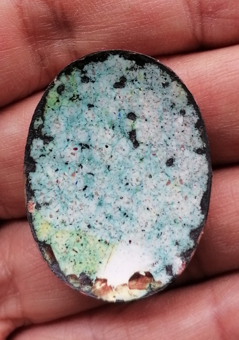 ล็อคเก็ตพิมพ์ใหญ่รูปไข่ หลวงปู่ทิม อิสริโก ออกวัดโพธิสัมพันธ์ ปี 2517 เคาะเดียว