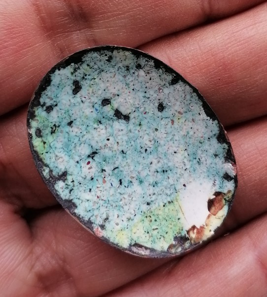 ล็อคเก็ตพิมพ์ใหญ่รูปไข่ หลวงปู่ทิม อิสริโก ออกวัดโพธิสัมพันธ์ ปี 2517 เคาะเดียว