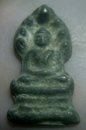 **เบา​ๆ​**พระนาคปรก เนื้อชินหลังลายผ้า มีคราบกรุ เก่าไม่ทราบที**สวยๆ เชิญชมครับ 