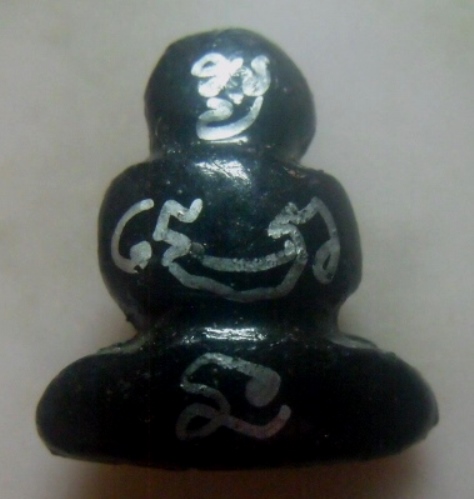 **เบา​ๆ​**พระปิดตาเนื้อผงลงรัก พิมพ์วัดสะพานสูง จารยันต์หน้า-หลัง เก่าๆ ไม่ทราบที่**สวยๆ เชิญชมครับ